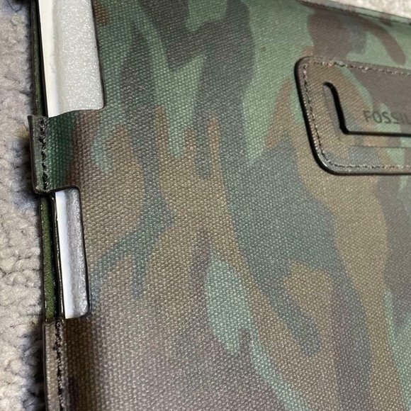 Fossil Authentic Long Bunker TABLET Camo Cover GREEN SML1087346 - Picture 8 of 8